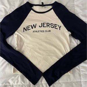 H&M DIVIDED Long Sleeve Graphic Baseball Tee